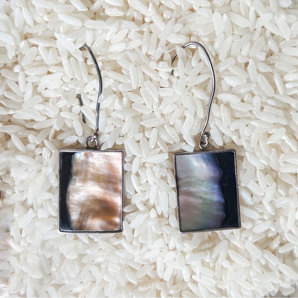 Marta Howell 925 Silver Black Lip Oyster Earrings